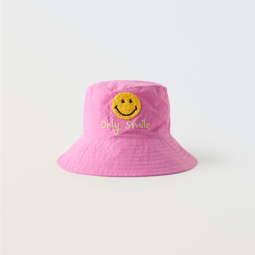 NWT Zara 1-3Y bucket hat smile pink hat with embroidered graphics Smileyworld